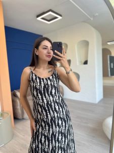 Siyah Rosita Desenli Askılı Elbise