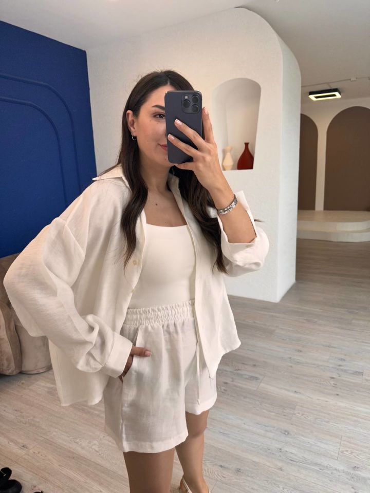 Beyaz Tensel Kumaş Şortlu Takım