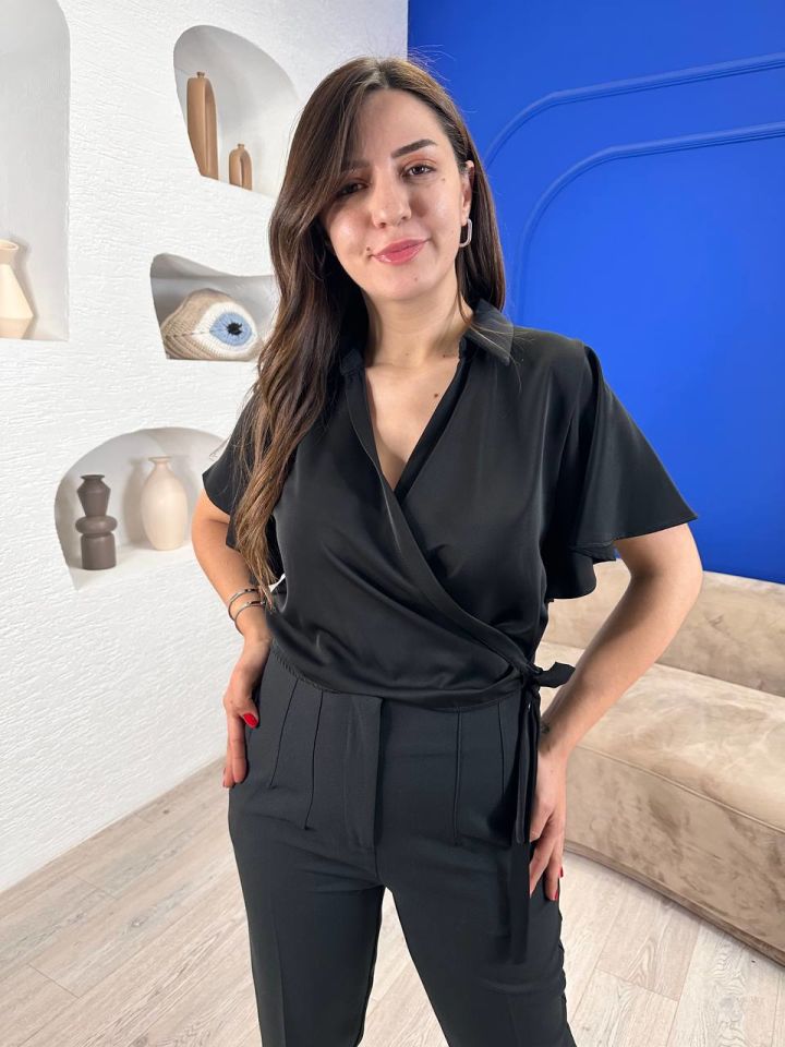 Siyah Bağlama Detaylı  Gömlek