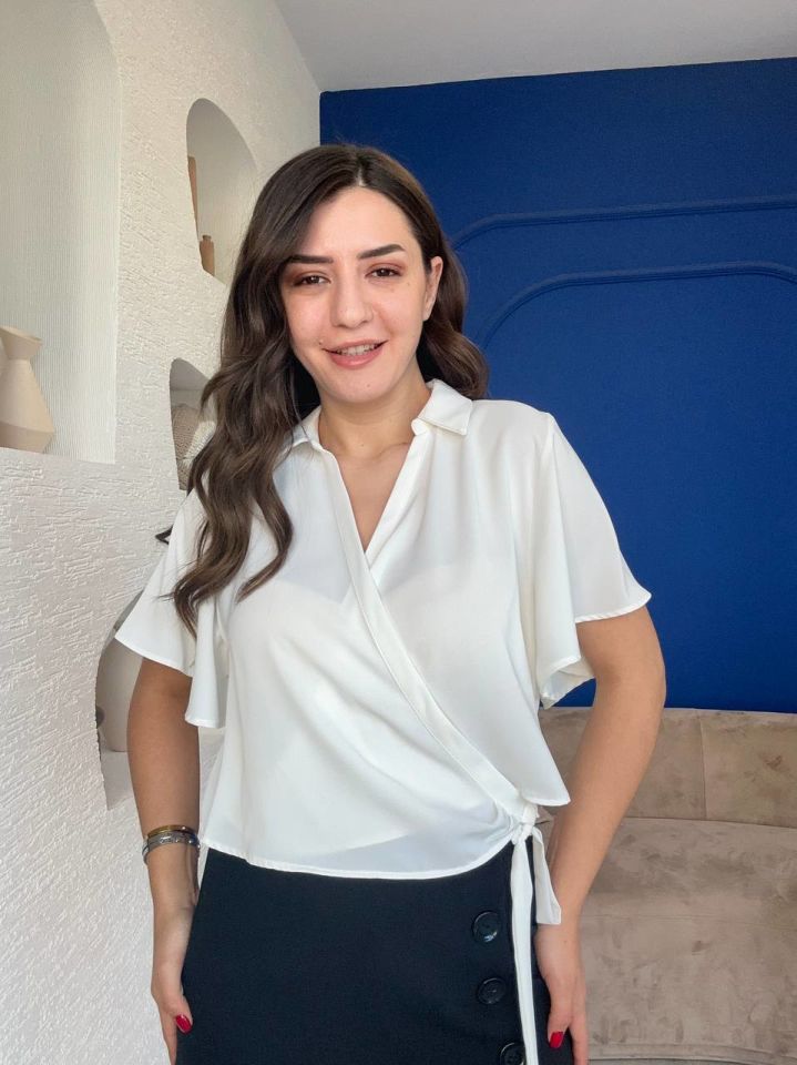 Beyaz Şifon Kruvaze Yaka Bağlamalı Gömlek