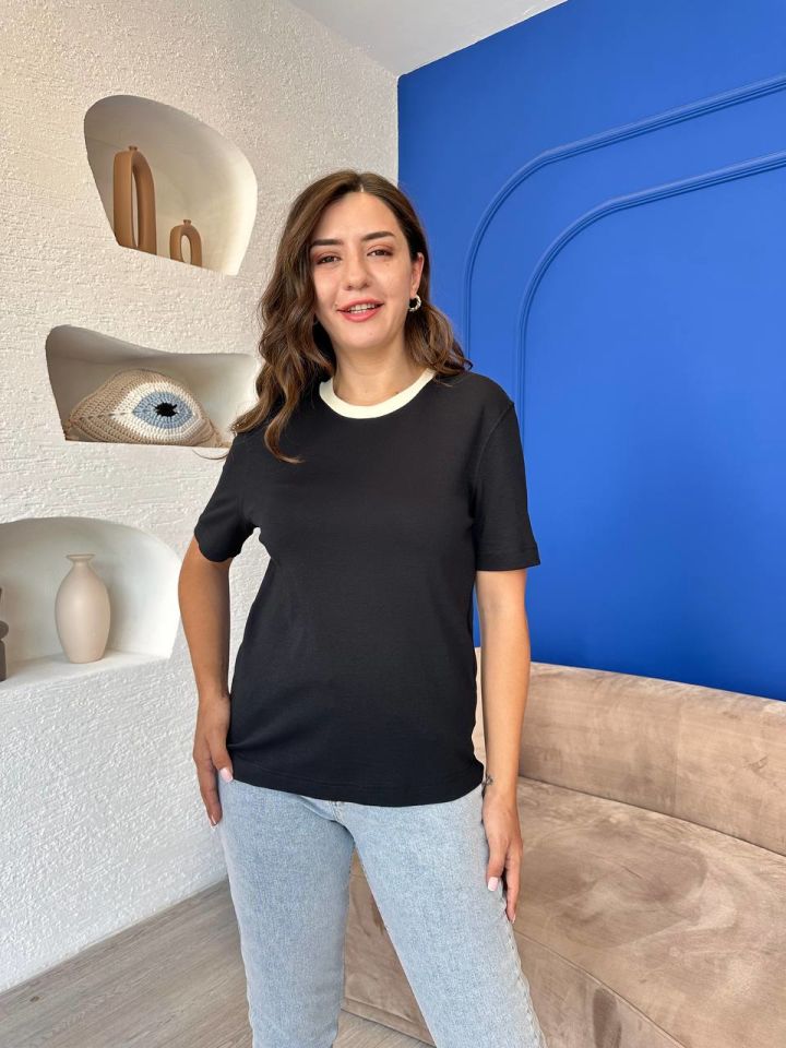 Siyah Yaka Detaylı Marka Muadili Tshirt