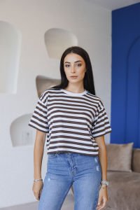 Kahve Çizgi Detaylı Marka T-Shirt